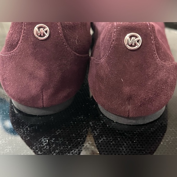 Michael Kors Remi Pom Pom Ballet Flat Suede/Fur Mulberry Deep Red - Picture 5 of 8